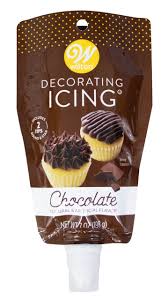 Wilton Chocolate Icing Decorating Pouch with Tips – 7 oz.