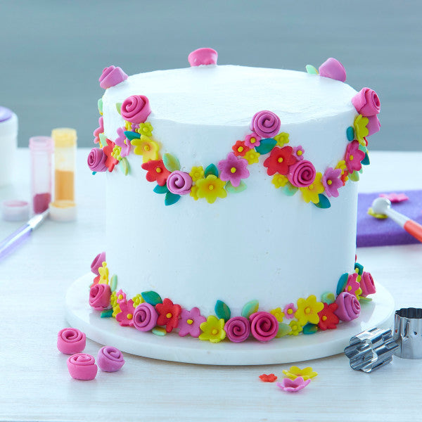 Wilton How to Decorate with Fondant Shapes and Cut-Outs Kit, 14-Piece