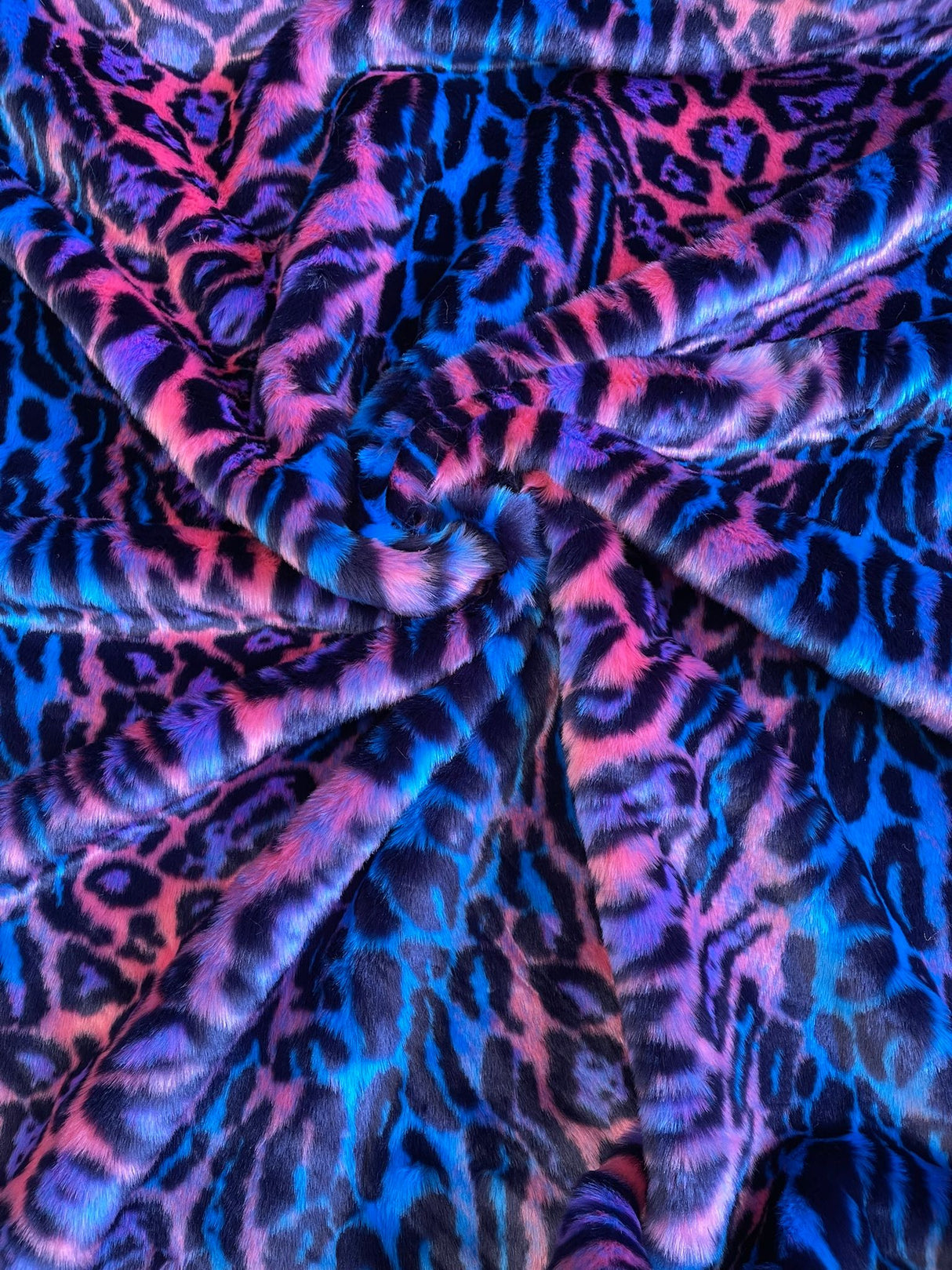 Leopard Tie Dyed Faux Fur Fabric - Black Light Reflective, 58" Width (1 Yard)