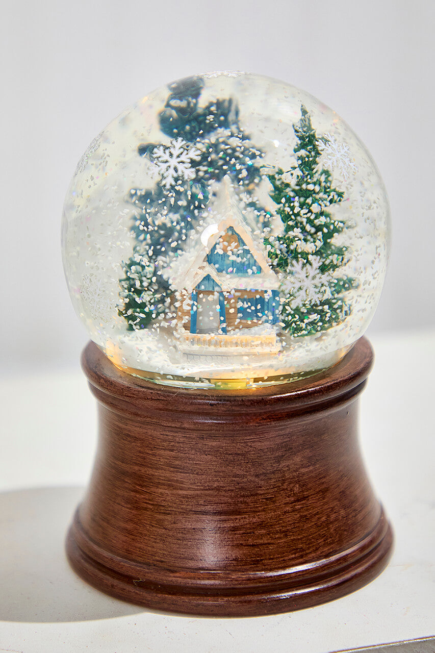 5" Snowy Cabin Lighted Water Globe
