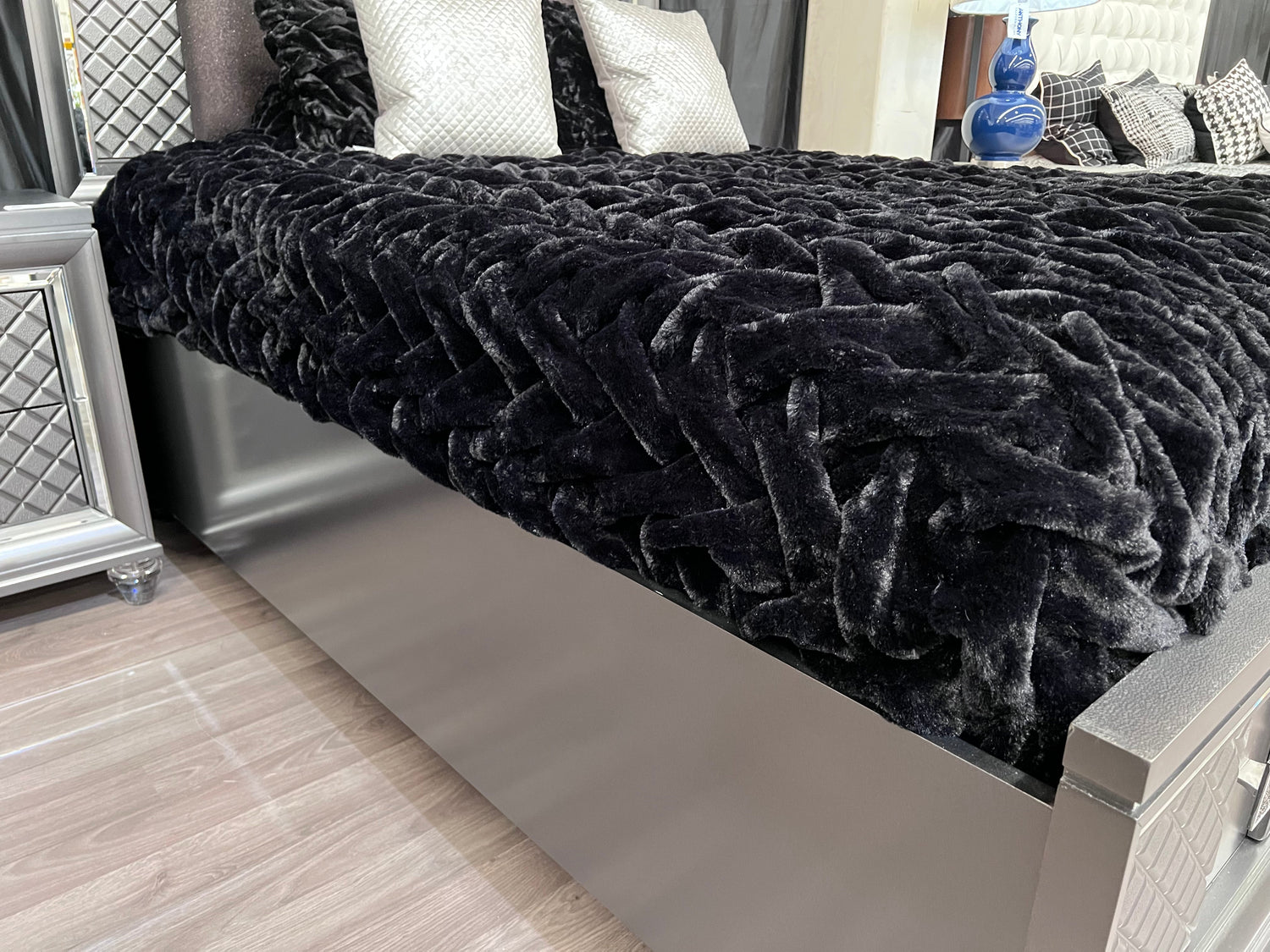 Braided Fluffy Faux Fur Chinchilla Fabric - Black Braided, 104" X 93" (Cal King/Eastern King - 104" X 93")