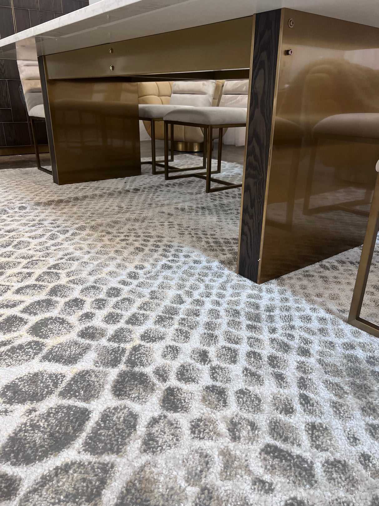 Silver Shimmery Changing Color Gray Aqua Blue Polyester Viscose Blend Area Rug Fabric - Color Changing, Gray Aqua Blue, 5' 3" X 7' 5" (1 Piece)
