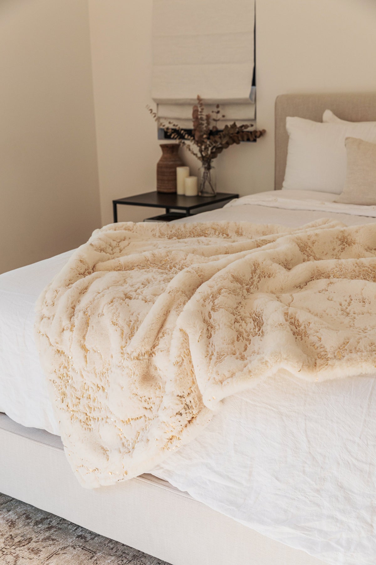 Metallic Golden Shimmery Faux Rabbit Soft Throw Blanket for Luxurious Décor