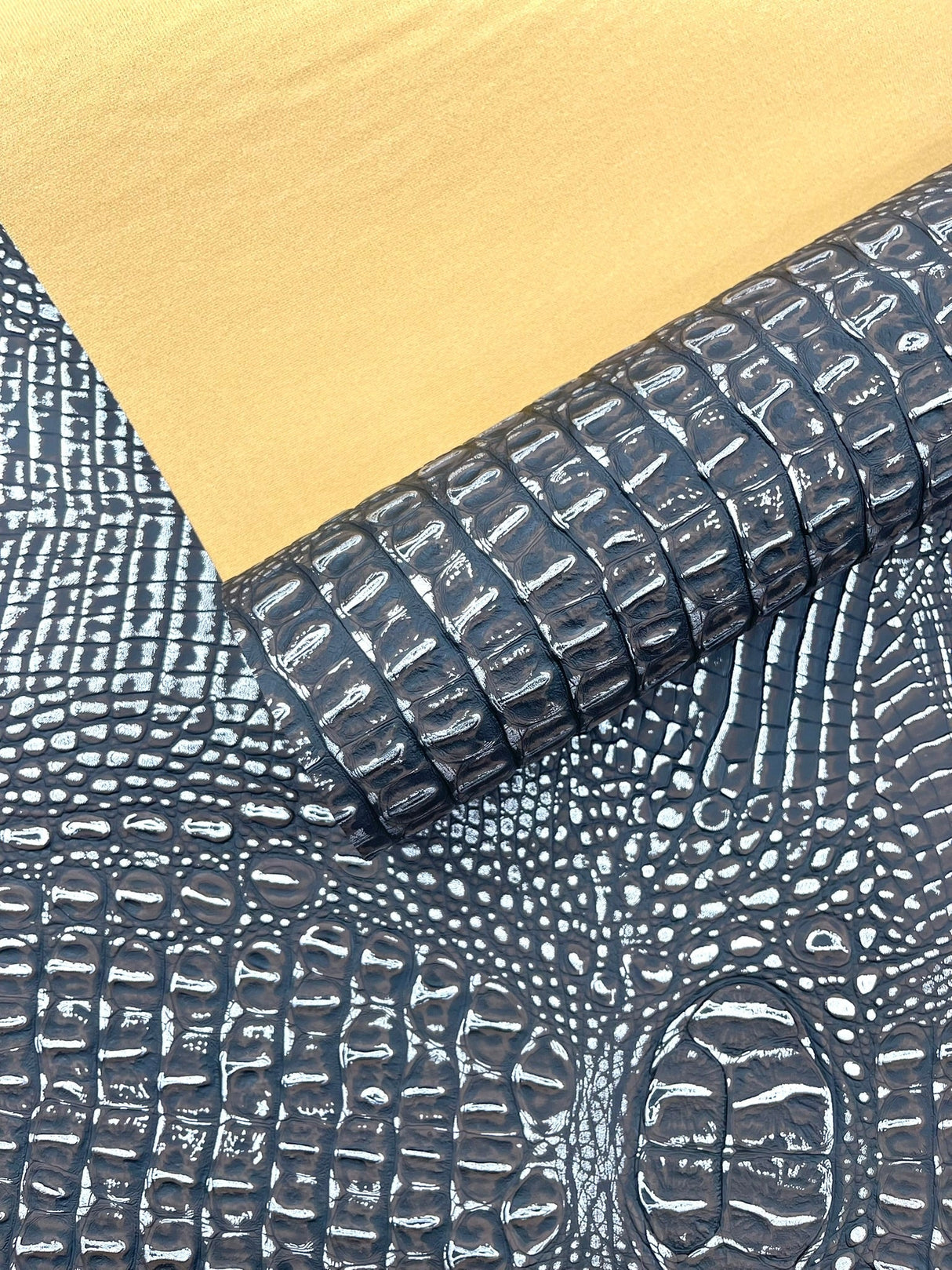Metallic Gator Vinyl Fabric - Metallic Alligator Texture, 54" Width (1 Yard)