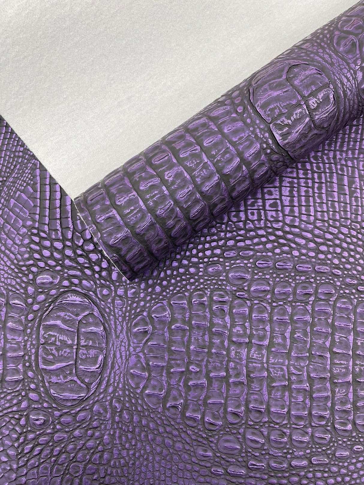 Metallic Gator Vinyl Fabric - Metallic Alligator Texture, 54" Width (1 Yard)