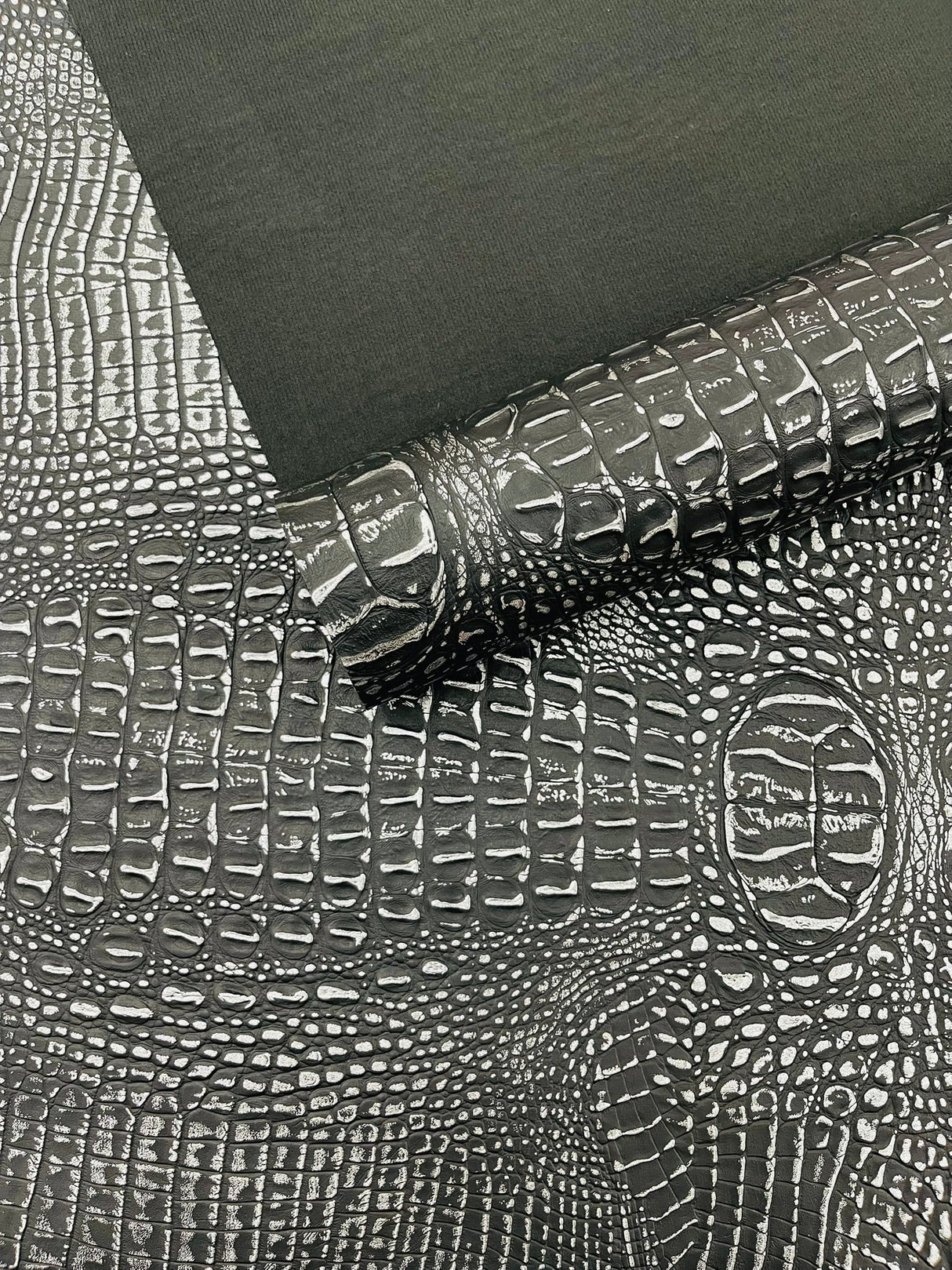 Metallic Gator Vinyl Fabric - Metallic Alligator Texture, 54" Width (1 Yard)