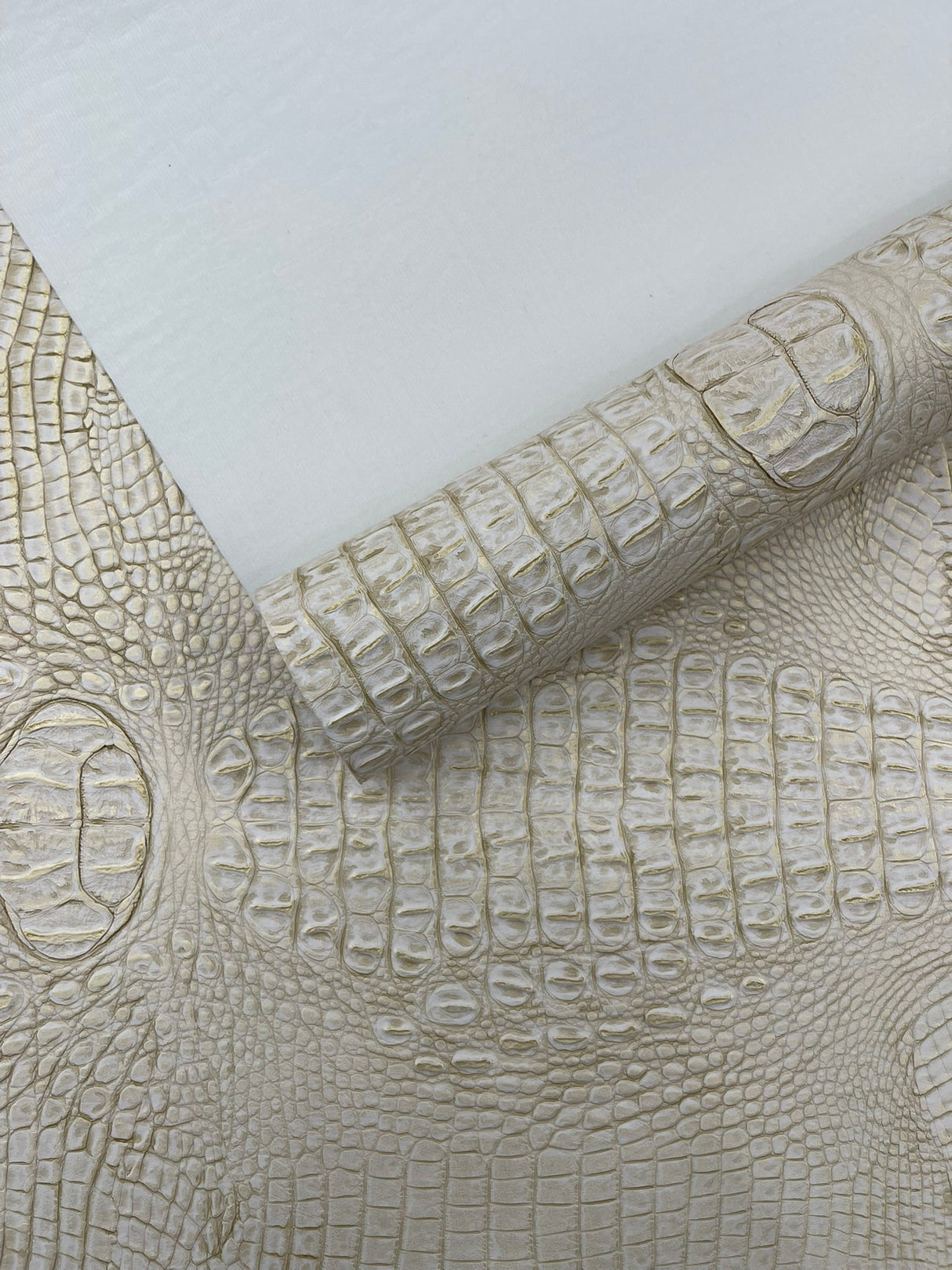 Metallic Gator Vinyl Fabric - Metallic Alligator Texture, 54" Width (1 Yard)