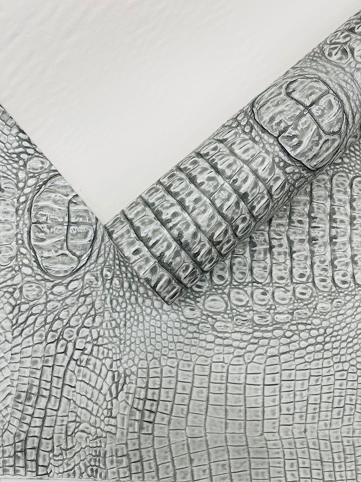Metallic Gator Vinyl Fabric - Metallic Alligator Texture, 54" Width (1 Yard)
