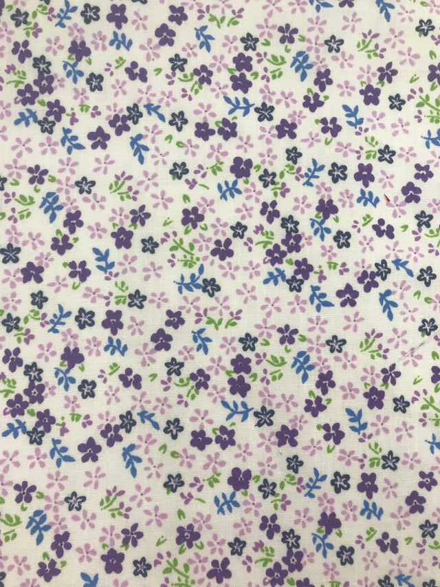 Small Daisies Purple Polyester Cotton Fabric - Purple Daisies, 59/60" Width (1 Yard)