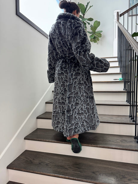 Minko 12 Faux Mink Fabric - Black Leopard, S/M, L/XL (1 Unit)