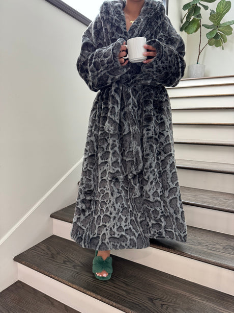 Minko 12 Faux Mink Fabric - Black Leopard, S/M, L/XL (1 Unit)