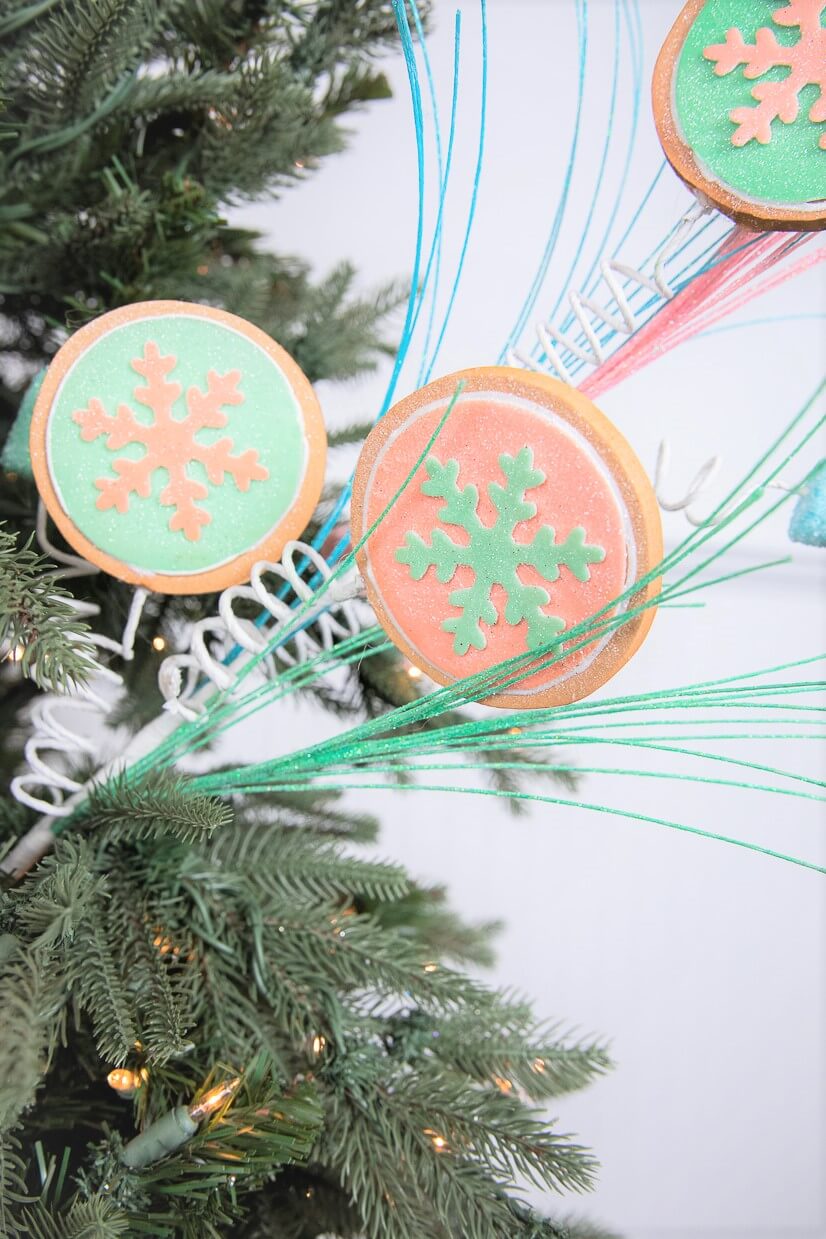 30” Snowflake Cookie Gumdrop Spray