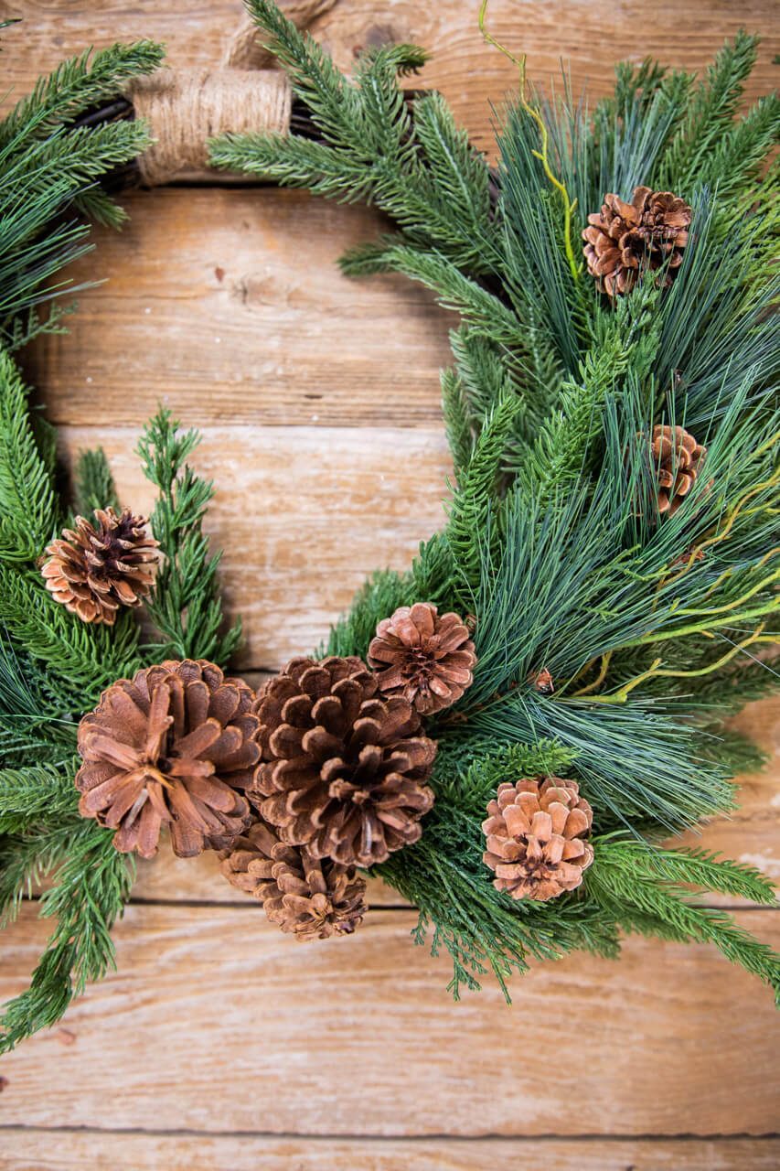 26” Mixed Greens with Pinecones Swag Wreath