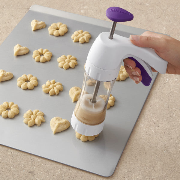 Wilton Simple Success Cookie Press – 13 Piece