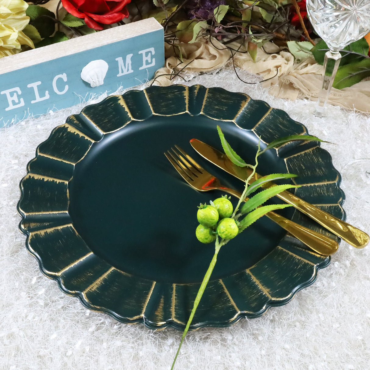 Acrylic Charger Plate 13 Inch Scallop Rimmed Hunter Green/Holly Green