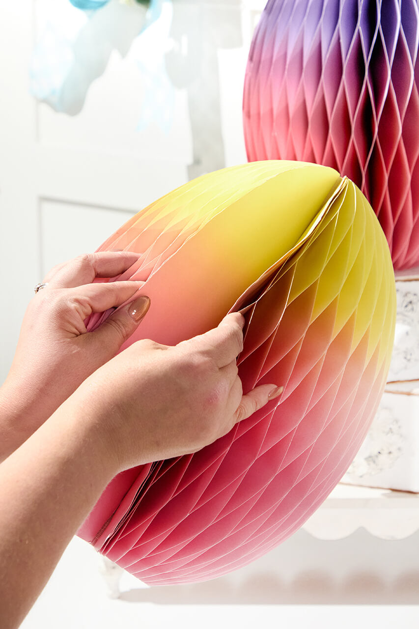 14" Paper Honeycomb Ombre Egg