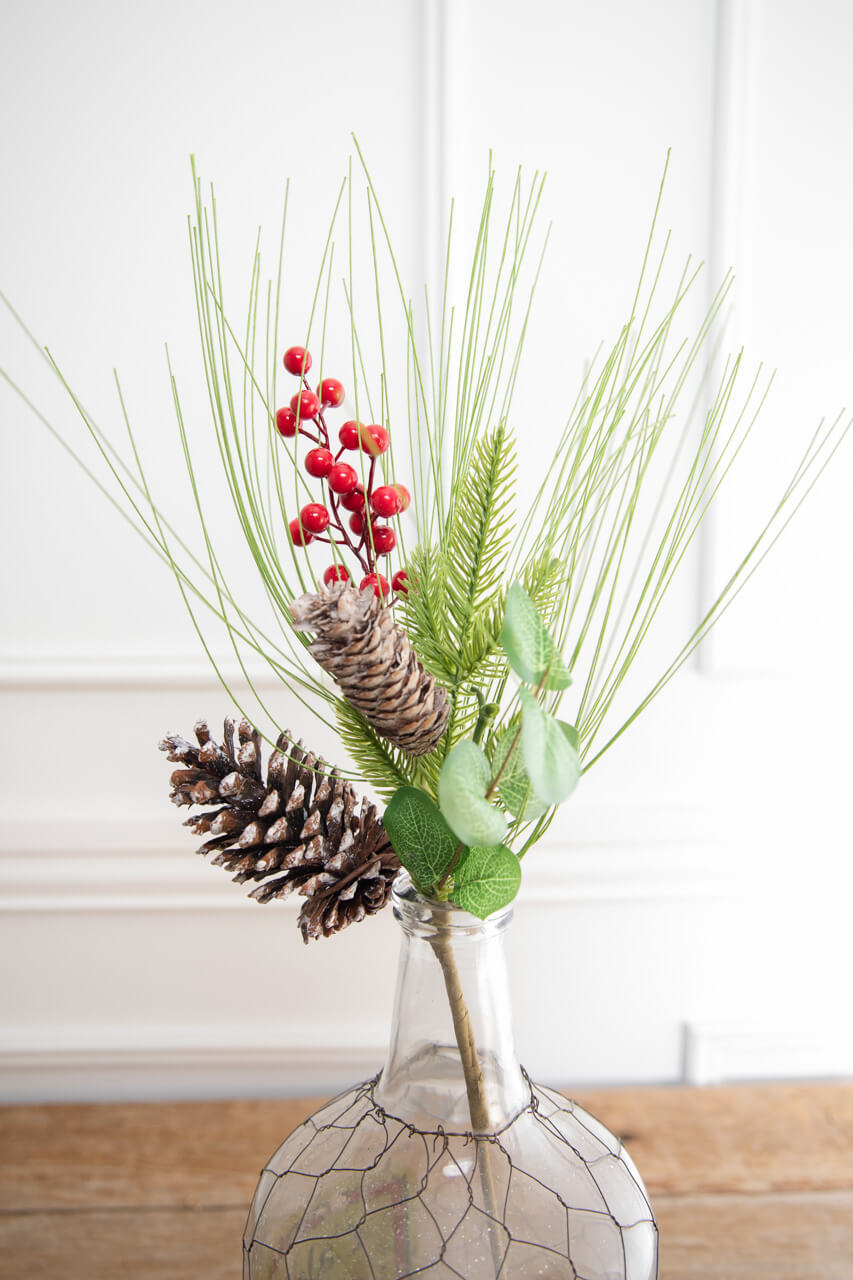 18" Pine Berry Pinecone Spray