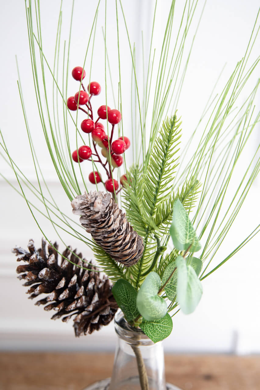 18" Pine Berry Pinecone Spray