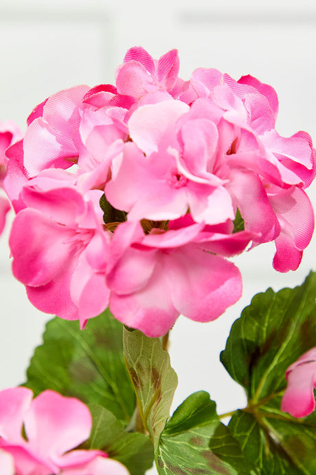 18" Pink Geranium Bush – Lifelike Floral Decorative Accent