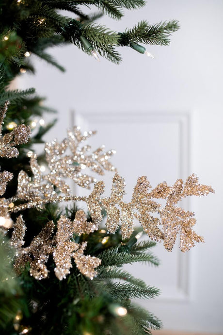 32” Acanthus Leaves Platinum Christmas Spray