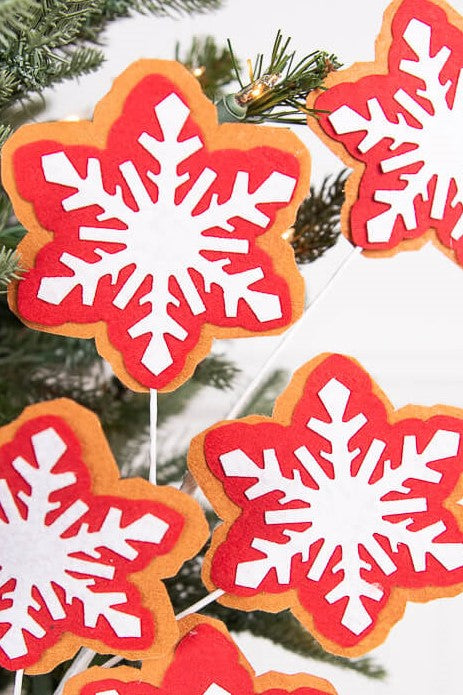 24” Red and White Snowflake Stem
