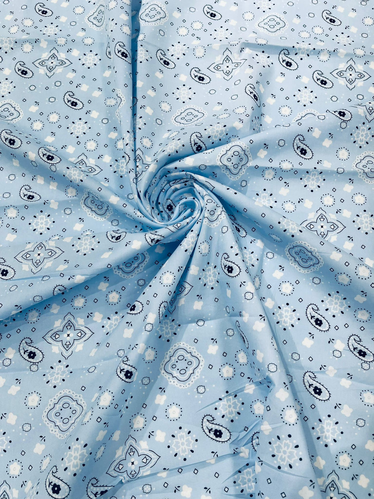 Poly Cotton Bandanna Print Fabric - Bandanna Print, 58/59" Width (1 Yard)
