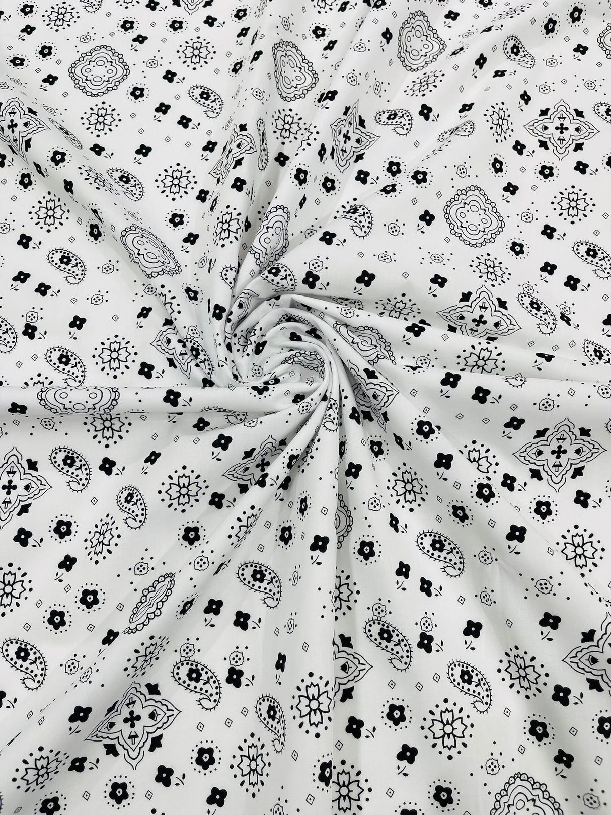 Poly Cotton Bandanna Print Fabric - Bandanna Print, 58/59" Width (1 Yard)