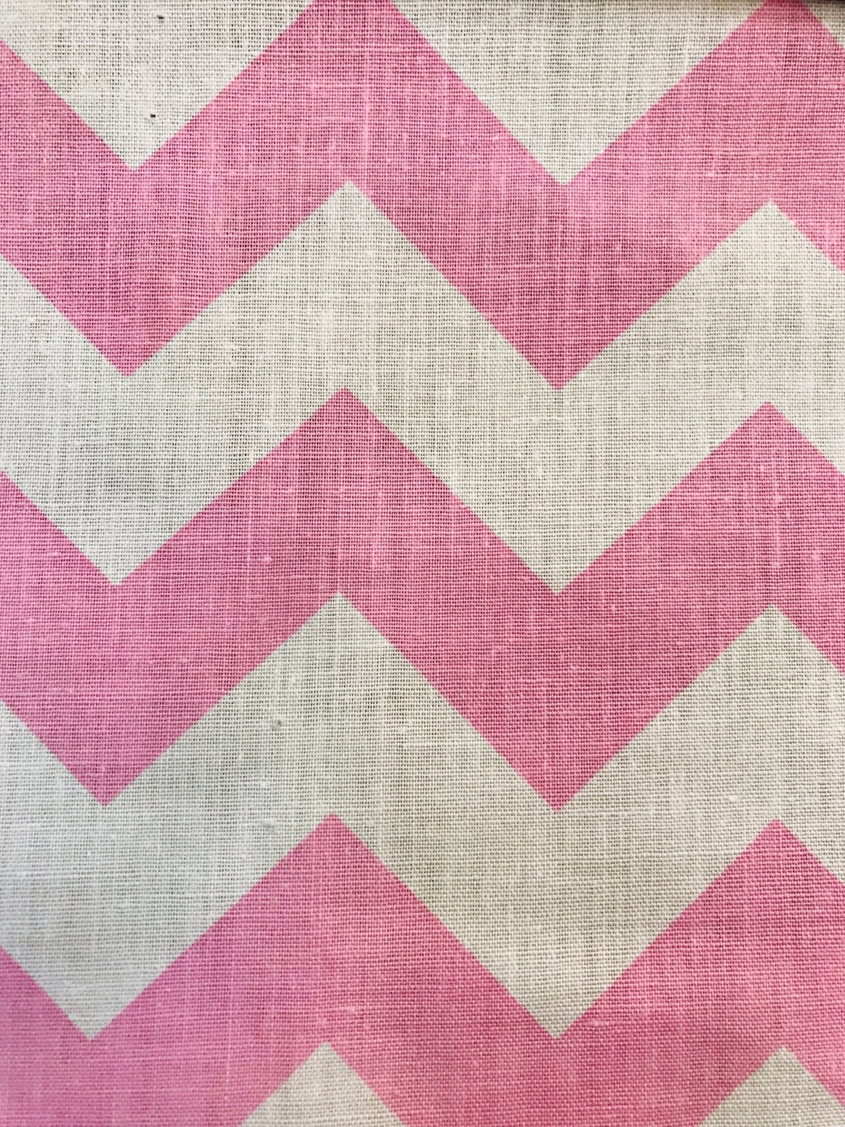 Poly Cotton Chevron Print Fabric - Black On White Chevron Zig Zag, 58-60" Width, 1" Repeat (1 Yard)
