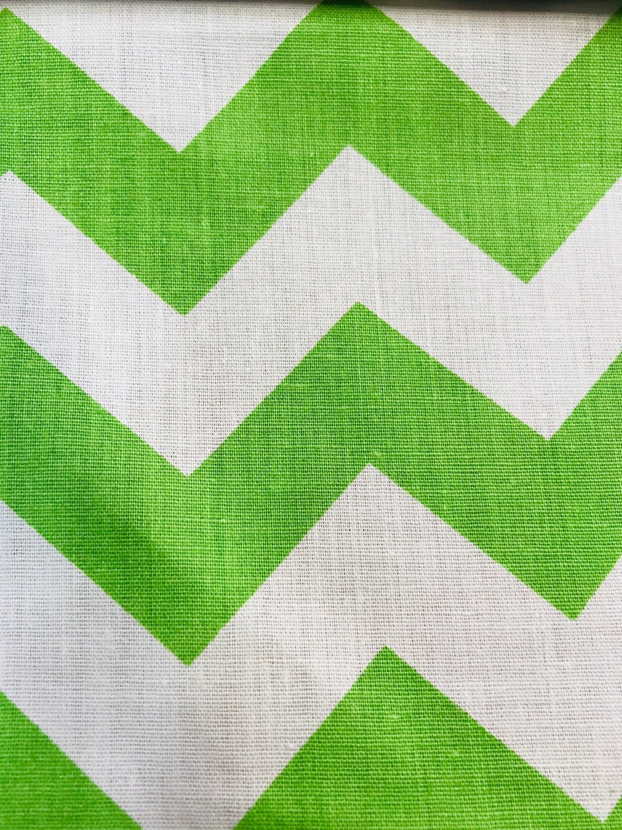 Poly Cotton Chevron Print Fabric - Black On White Chevron Zig Zag, 58-60" Width, 1" Repeat (1 Yard)
