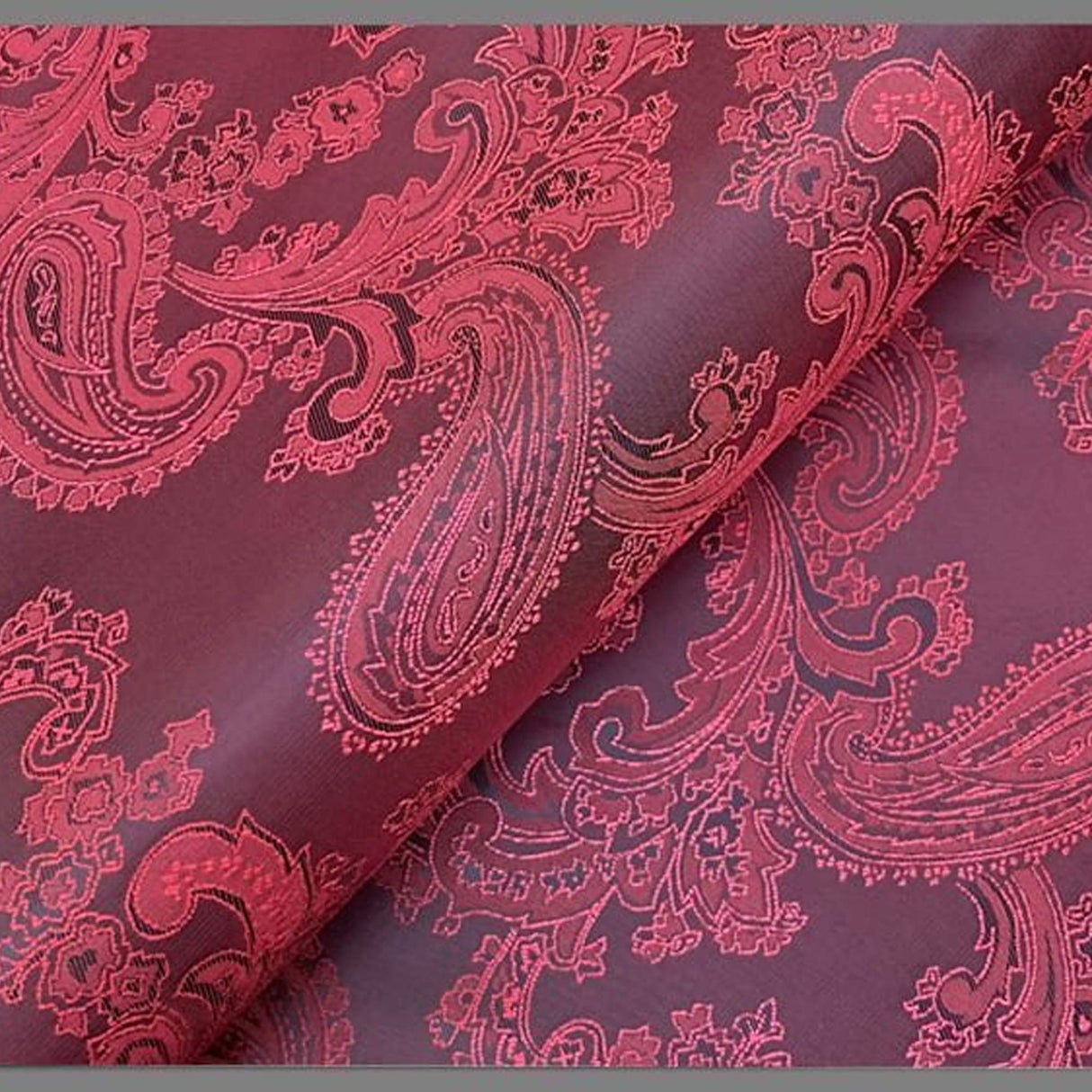 Paisley Lining 100 Percent Rayon/Poly Fabric - Iridescent Paisley, 57" Width
