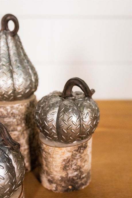 4.5” Resin Galvanized Look Pumpkin