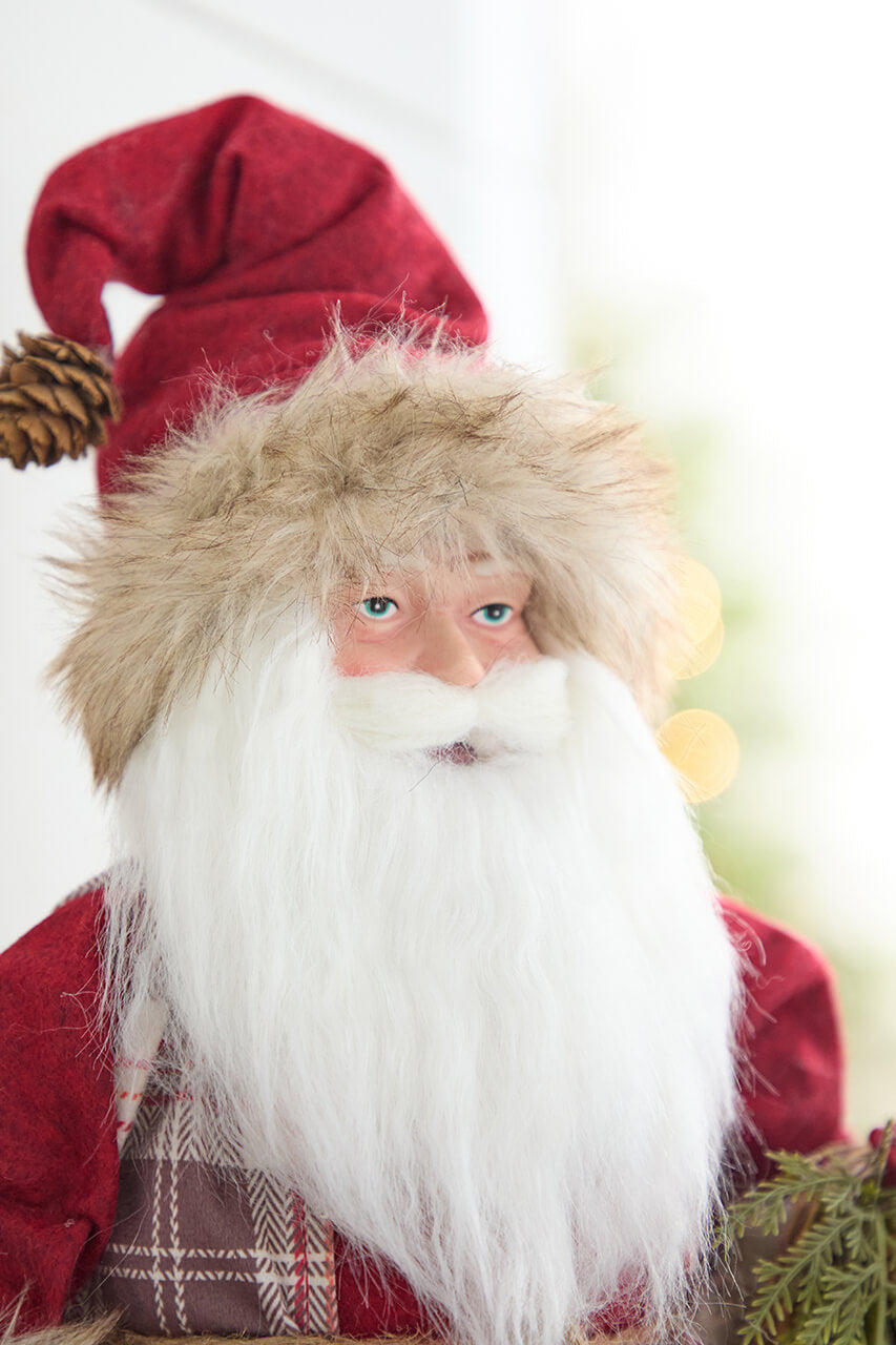 18" Santa with Wreath & Lantern