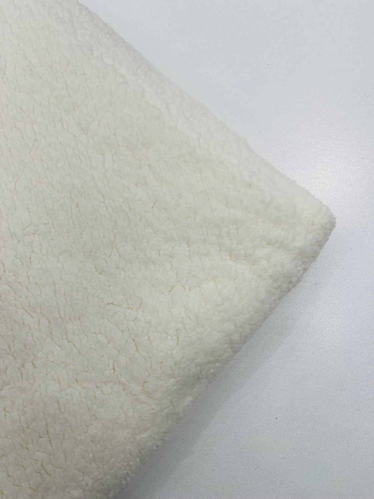Sherpa Faux Fur Fleece Polyester Fabric - 58" Width, 15% Vertical Stretch, 280 GSM, Abrasion Resistant (1 Yard)