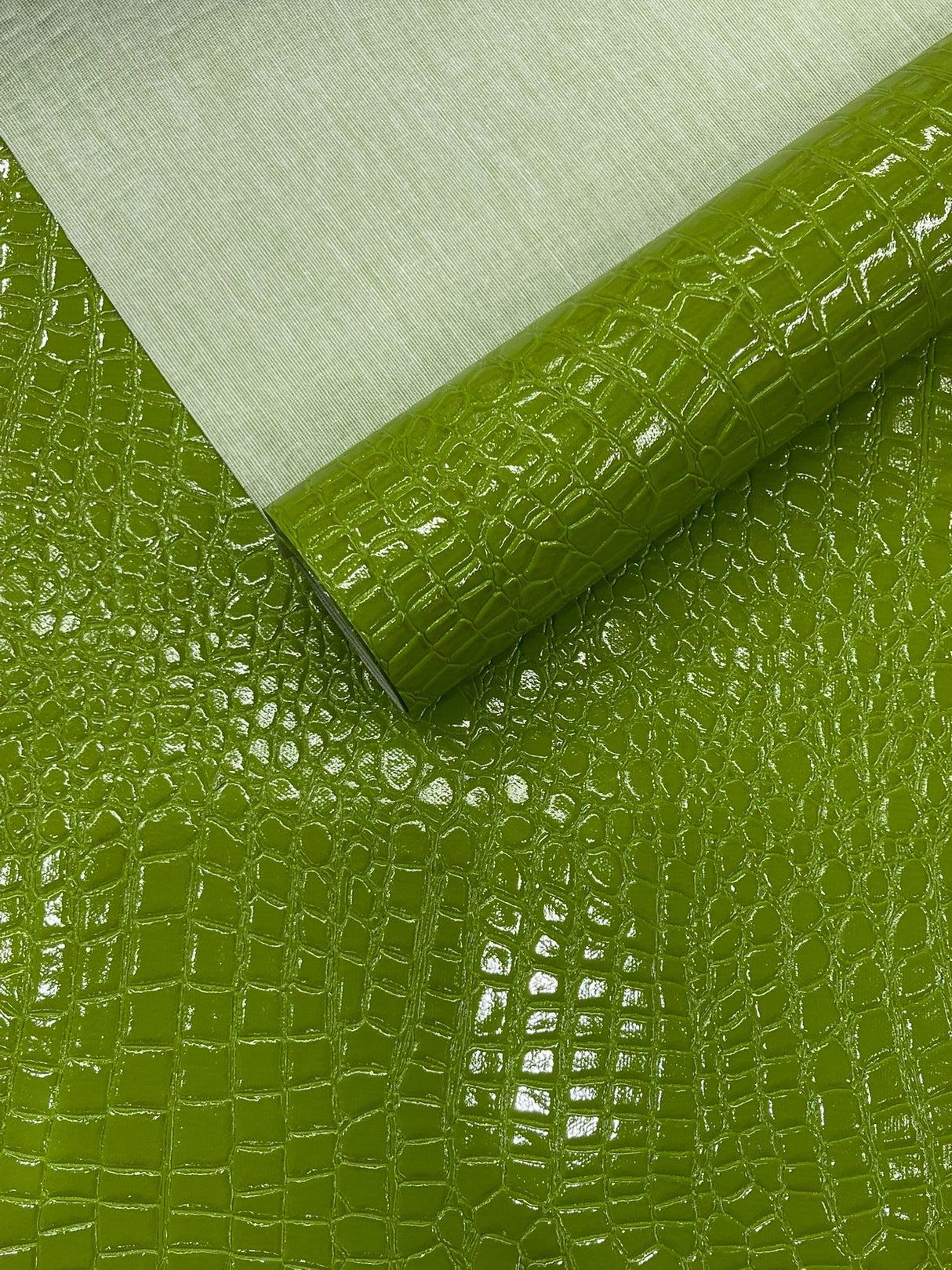 Shiny Alligator 3D Embossed Vinyl Fabric - Textured Alligator Emboss, 54" Width (1 Yard)