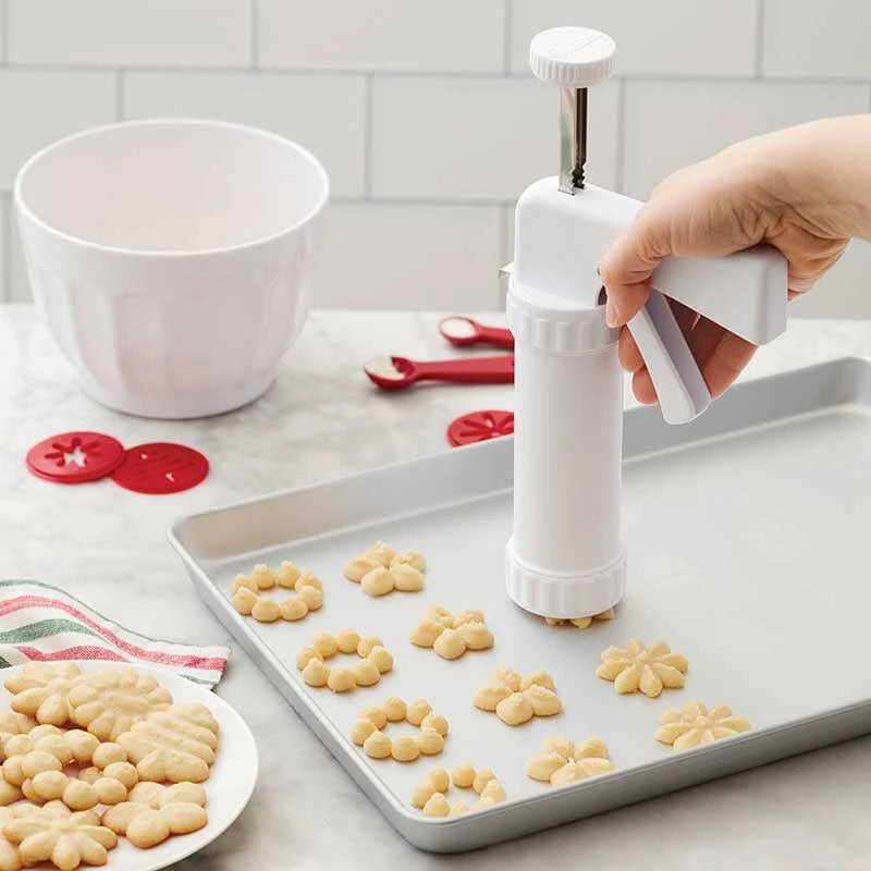 Wilton Cookie Press Set with 12 Discs – 13 Piece