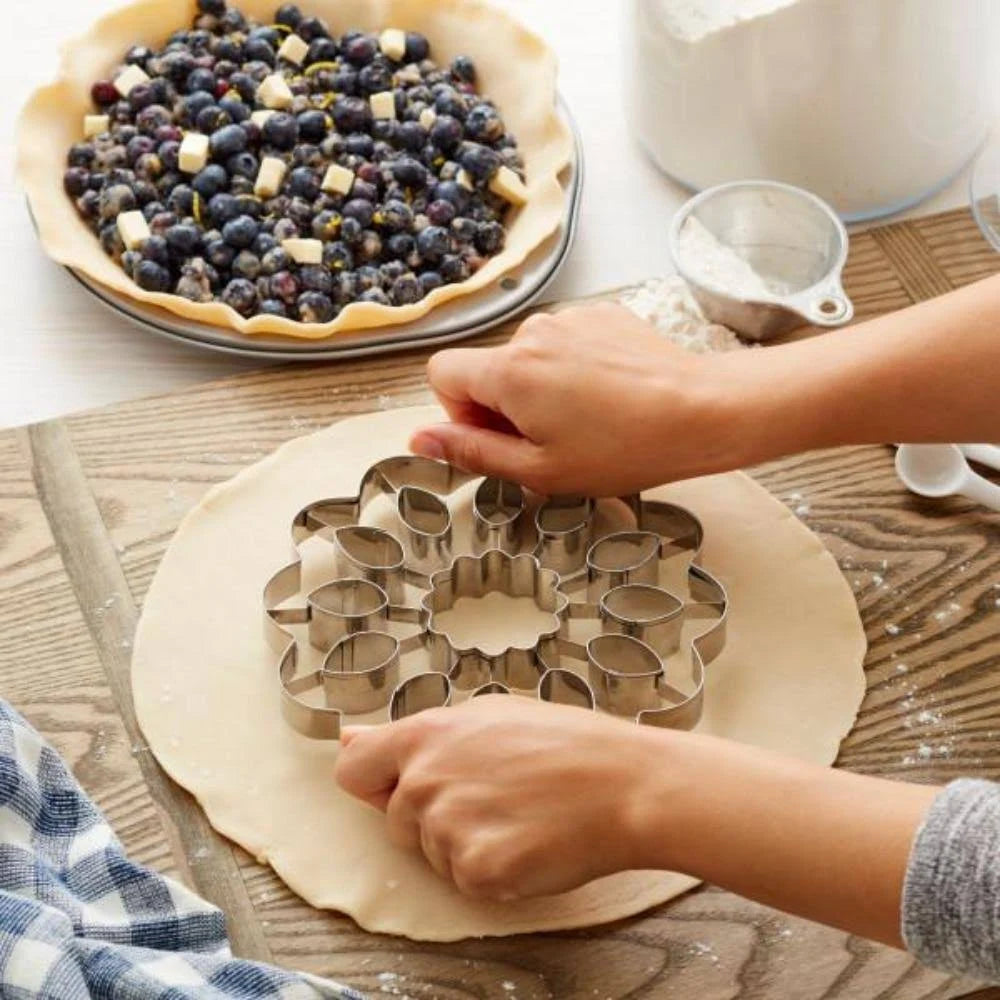 Wilton Sunflower Pie Crust Cutter Set