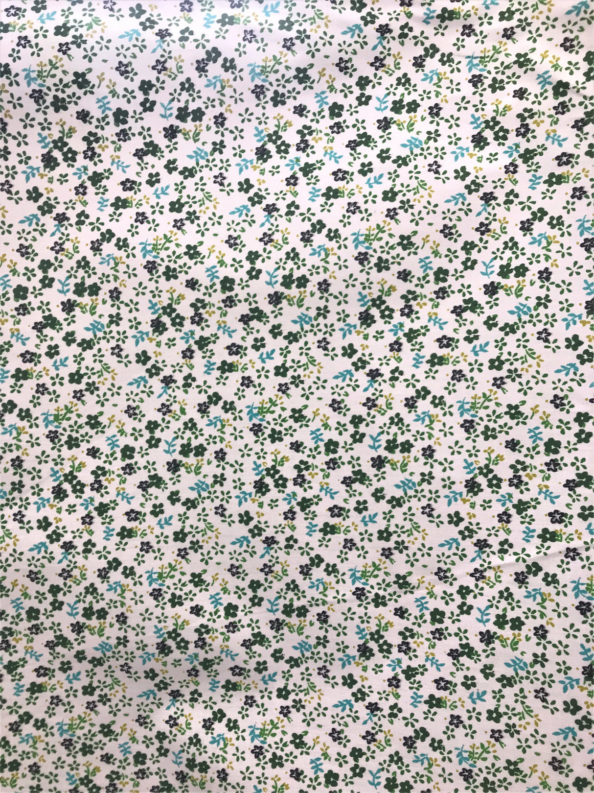 Small Daisies Green Polyester Cotton Fabric - Green Daisies, 59/60" Width (1 Yard)