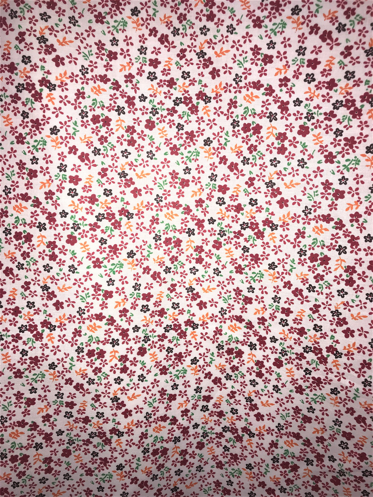 Small Daisies Red Polyester Cotton Broadcloth Fabric - Red Daisy Print, 59/60" Width (1 Yard)