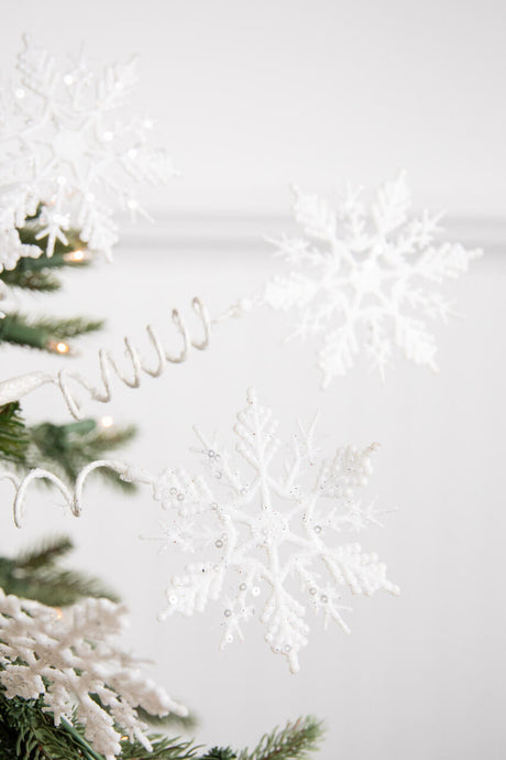 25” White Curly Snowflake Stem