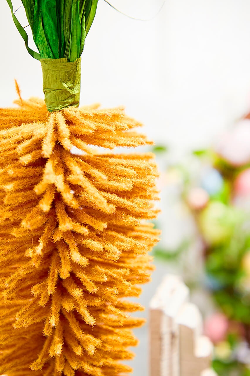 20" Small Standing Carrot