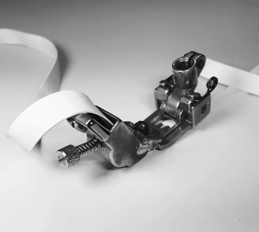 Adjustable Elastic Guide Foot 6.4mm for Coverstitch Machines - S537A