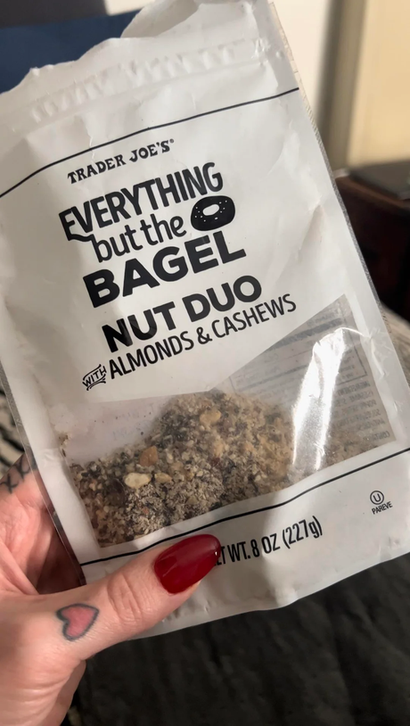 Dúo de Nueces Todo Menos el Bagel – Mezcla de Nueces Saladas con un Giro Sabroso 8 Oz