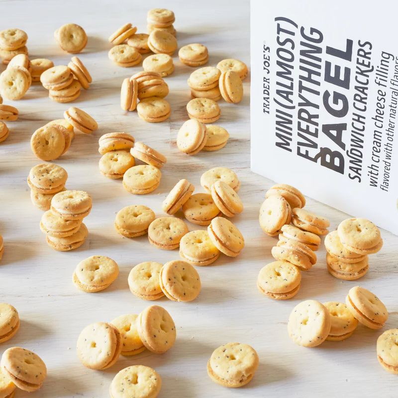 Trader Joes Mini Everything Bagel Sandwich Crackers 7.05 Oz