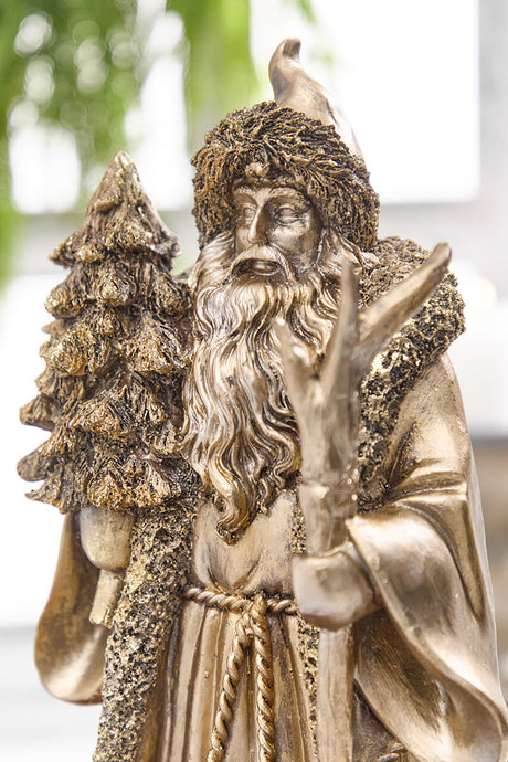 16.5" Resin Highlands Santa with Tree