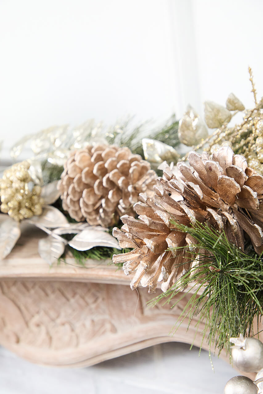 6' Berry/Pinecone/Cedar Garland - Champagne