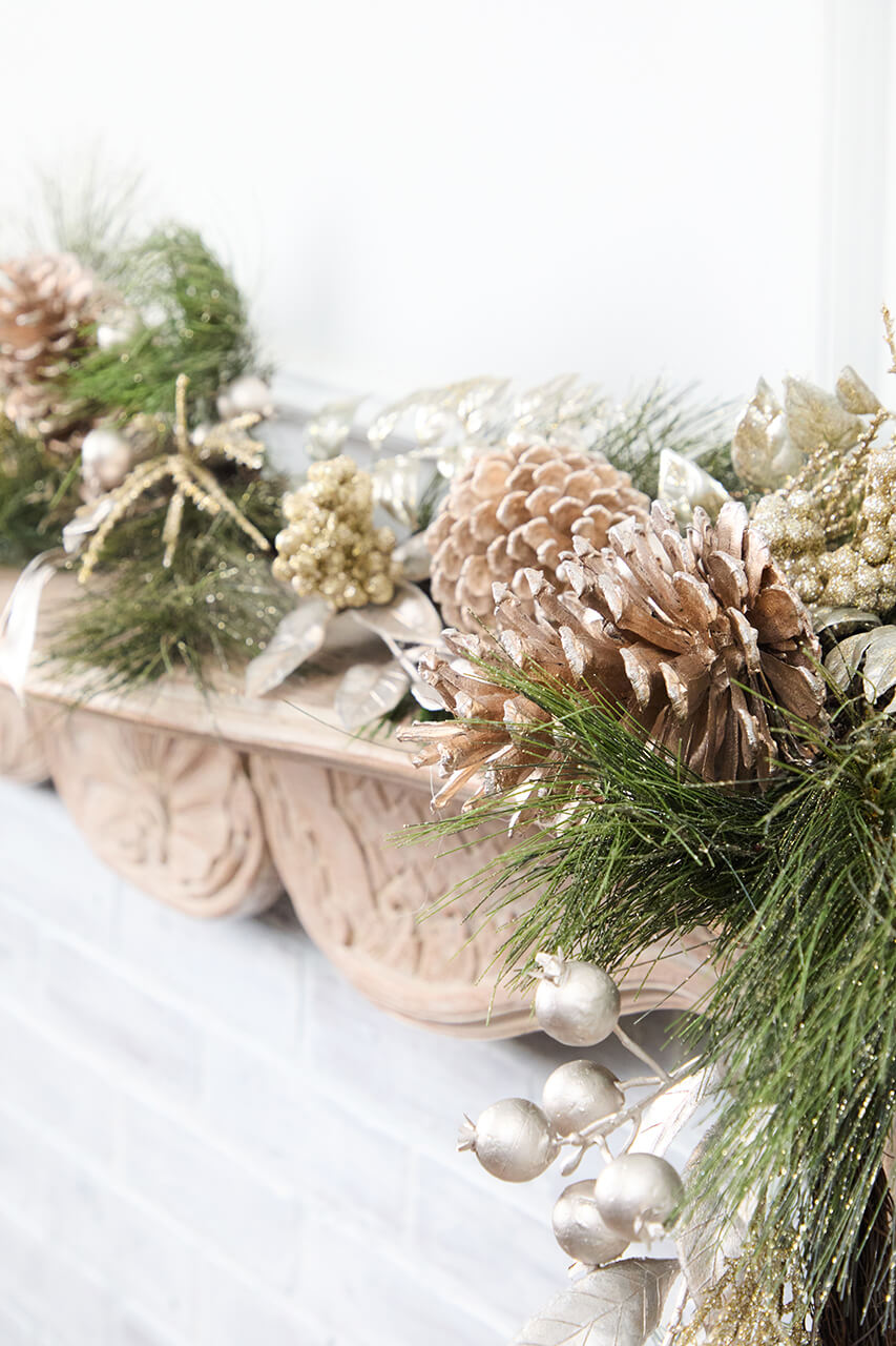 6' Berry/Pinecone/Cedar Garland - Champagne
