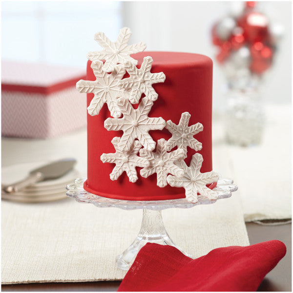 Wilton Decorator Preferred Red Fondant, 24 oz. Fondant Icing