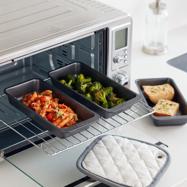 Wilton Perfect Results 8 x 4-Inch Premium Non-Stick Baking Pan Set, 3-Piece